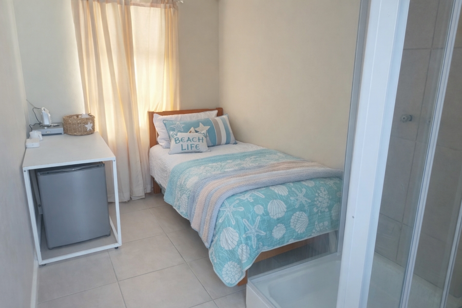 5 Bedroom Property for Sale in Boggomsbaai Western Cape